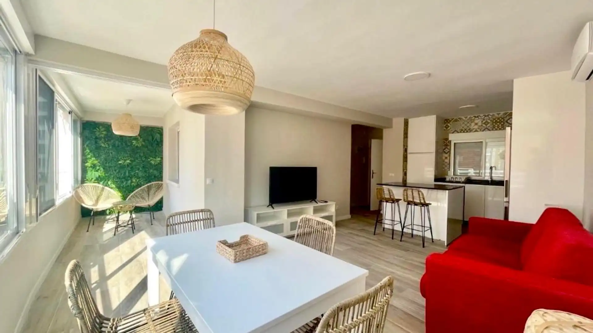 Dining room of Apartments for sale in Benidorm  with Swimming Pool, Furnished and Community pool