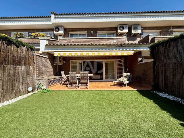 Casa adosada en Venta en Ametllareda