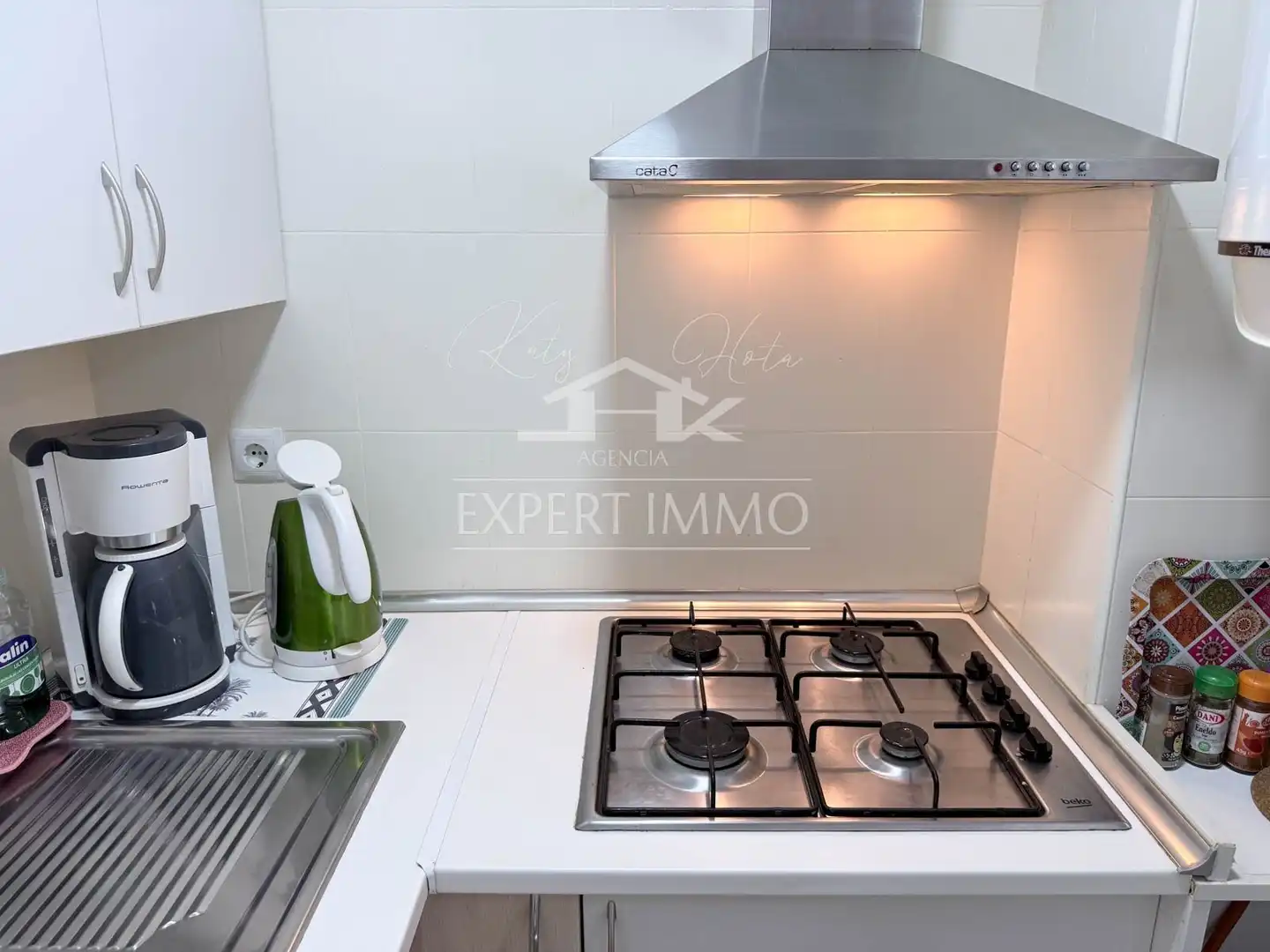 Cocina de Apartamento en venta en Roses con Amueblado y Piscina comunitaria