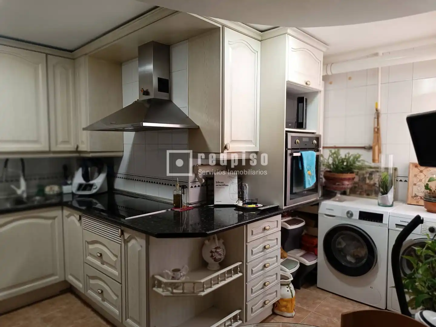 Cocina de Piso en venta en Madrid con Aire acondicionado, Calefacción y Jardín privado