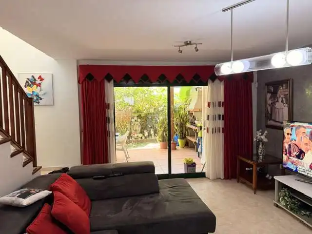 Sala de estar de Casa adosada en venta en Yaiza con Jardín privado, Terraza y Amueblado