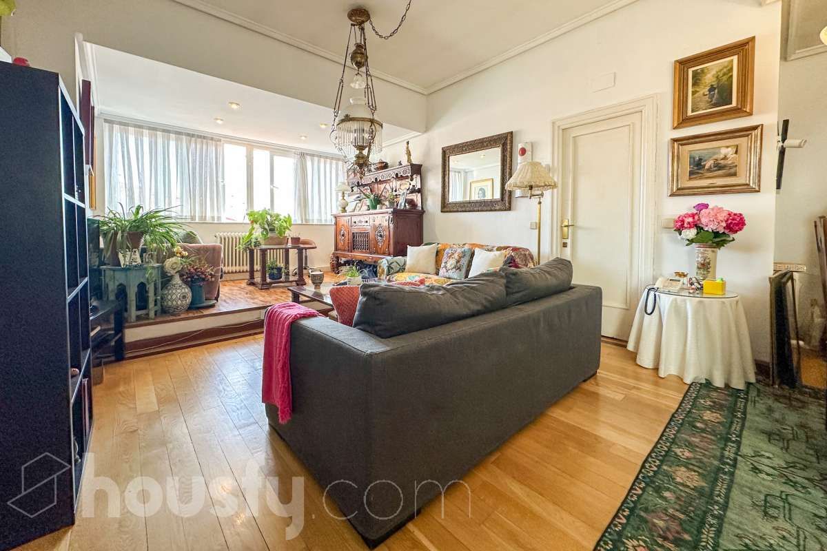 Living room of Flat for sale in  Madrid Capital  with Air Conditioner and Heating
