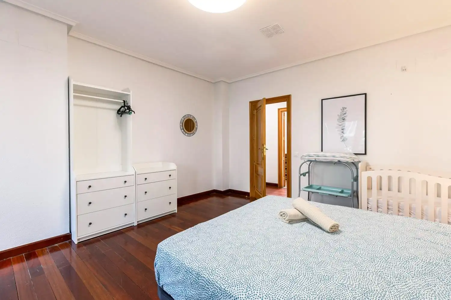 Dormitori de Casa o xalet en venda en Jaca amb Calefacció, Jardí privat i Terrassa