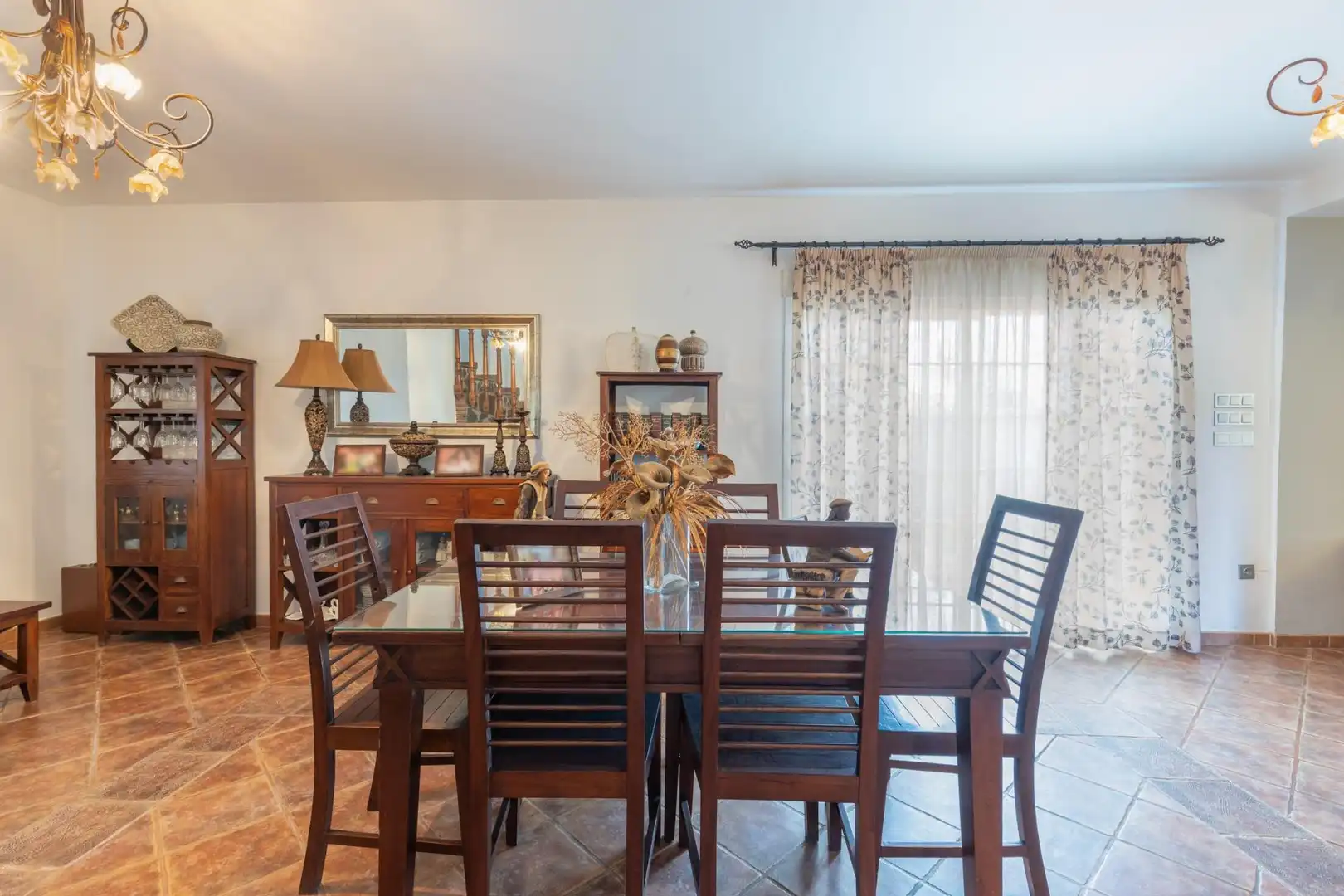 Comedor de Casa o chalet en venta en Madrid con Aire acondicionado, Calefacción y Jardín privado