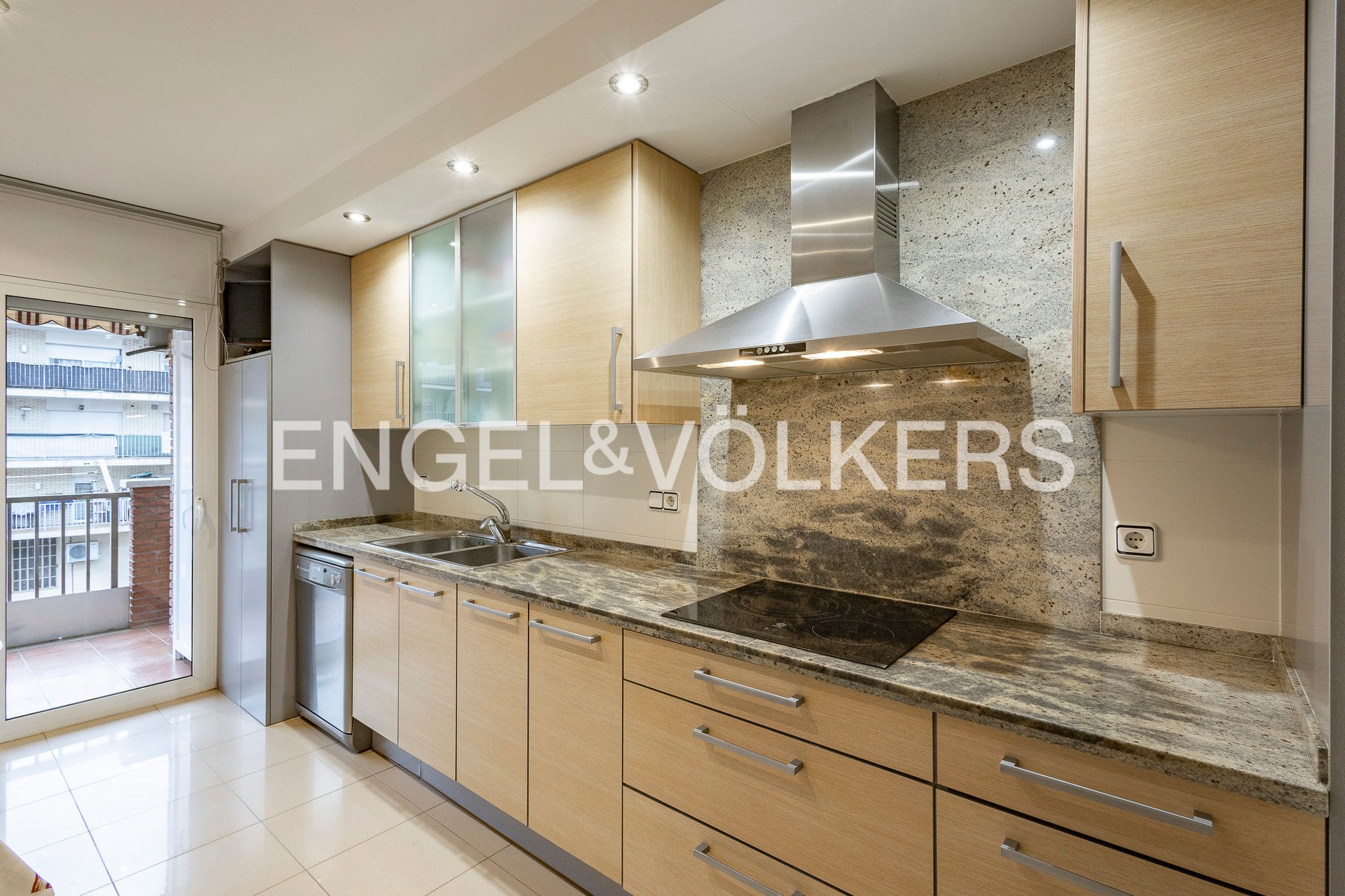 Cuina de Pis en venda en Manresa amb Aire condicionat, Calefacció i Terrassa