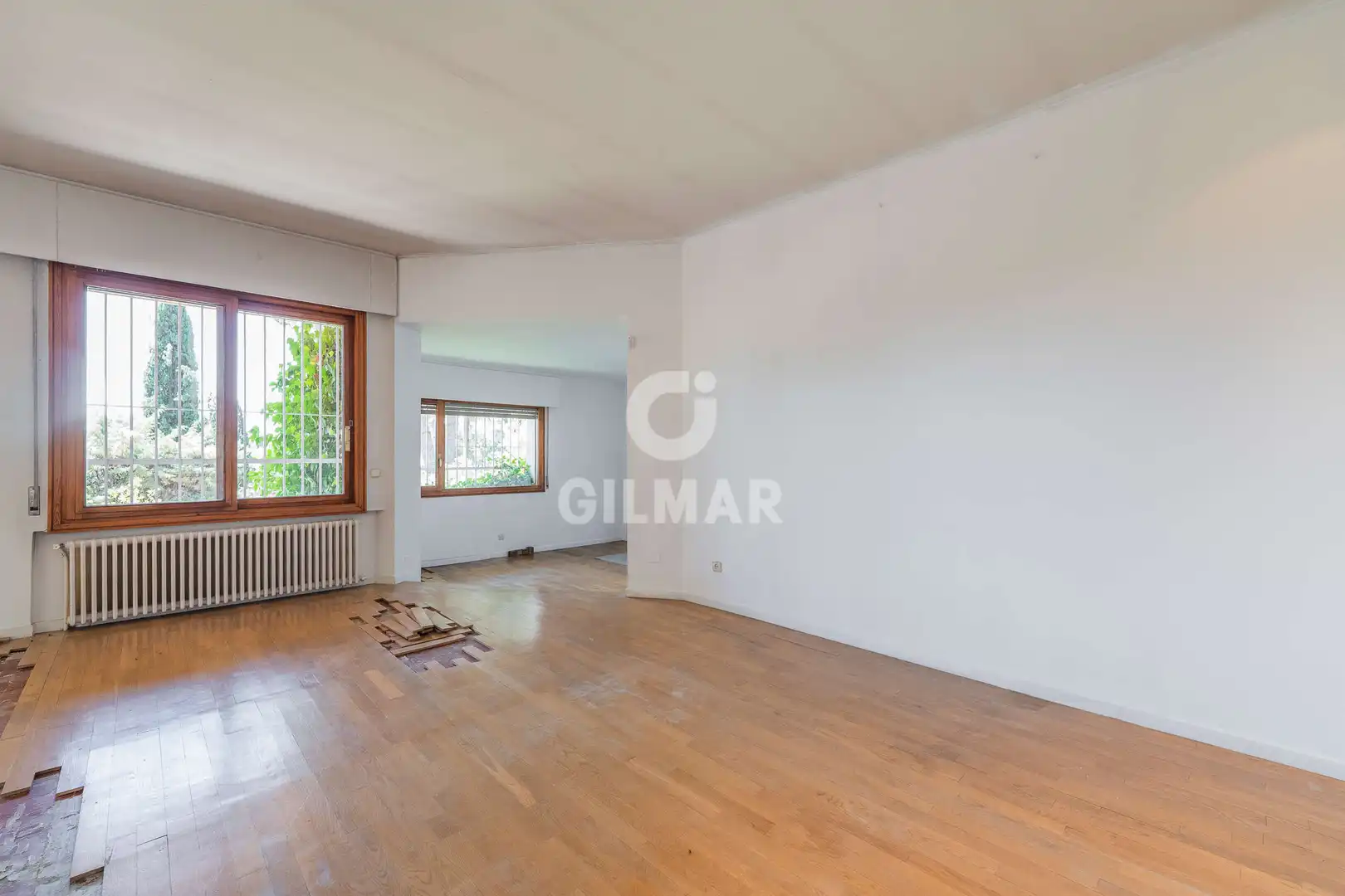Sala de estar de Casa o chalet en venta en Pozuelo de Alarcón con Calefacción, Jardín privado y Piscina