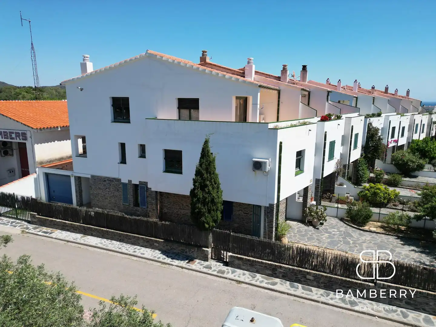 Vista exterior de Casa adosada en venda en Cadaqués amb Terrassa i Moblat