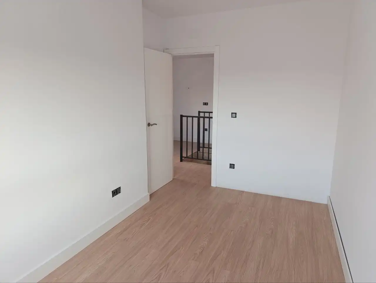 Einfamilien-Reihenhaus zum Verkauf in Valdepeñas mit Heizung, Terrasse und Abstellraum