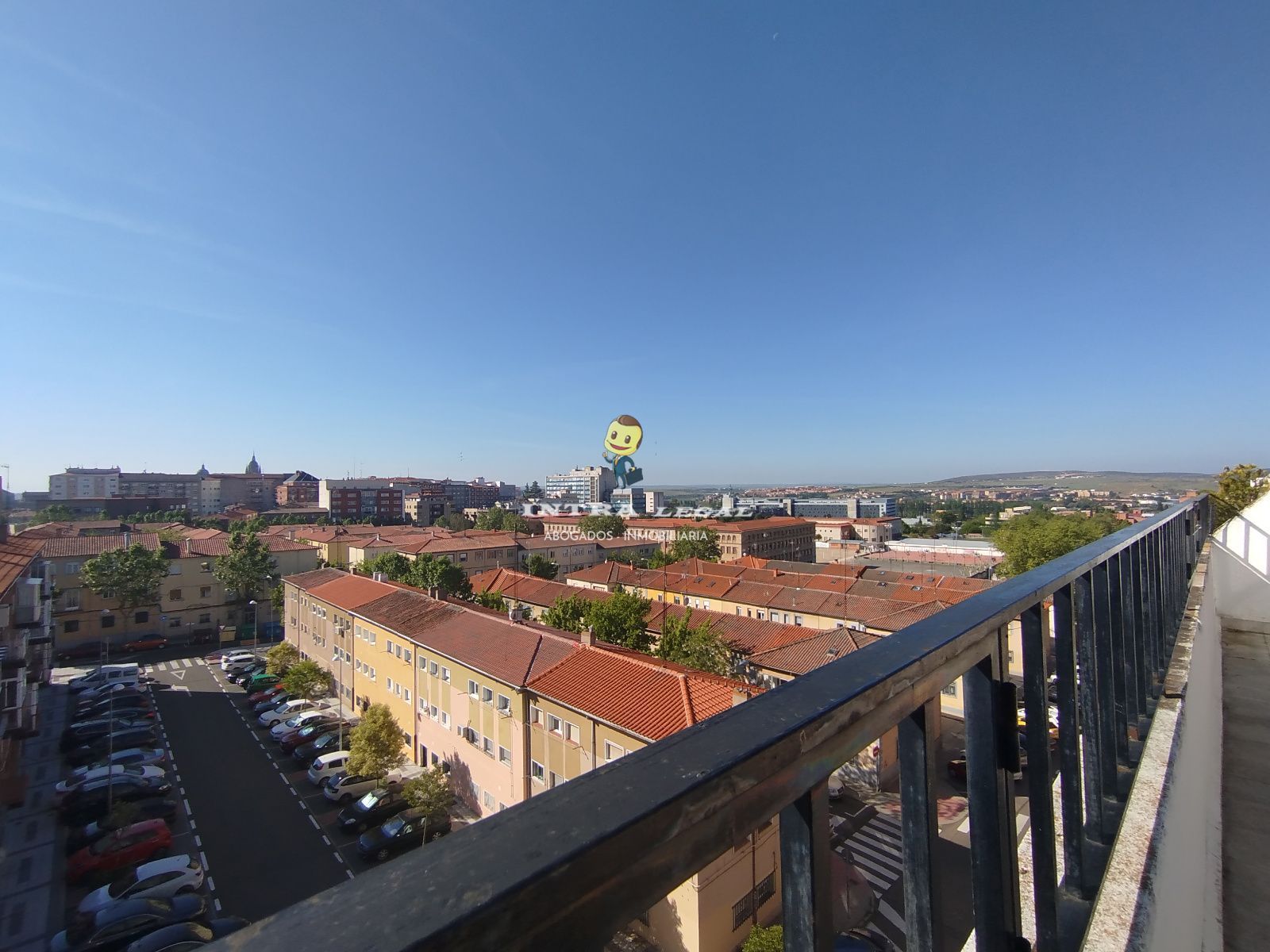 Vista exterior de Àtic en venda en Salamanca Capital amb Calefacció, Terrassa i Traster