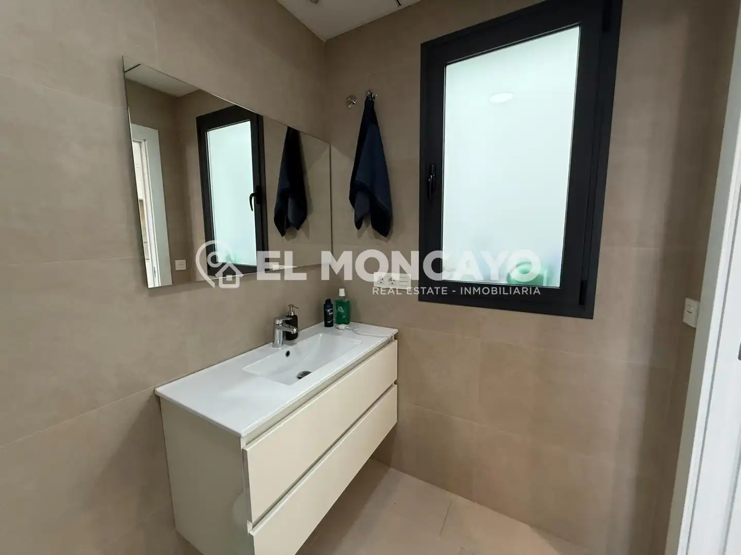 Baño de Casa adosada en venta en Rojales con Aire acondicionado, Calefacción y Jardín privado