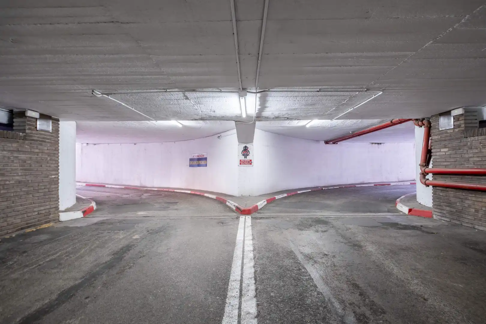 Parking de Piso en venta en Zaragoza con Calefacción, Terraza y Balcón