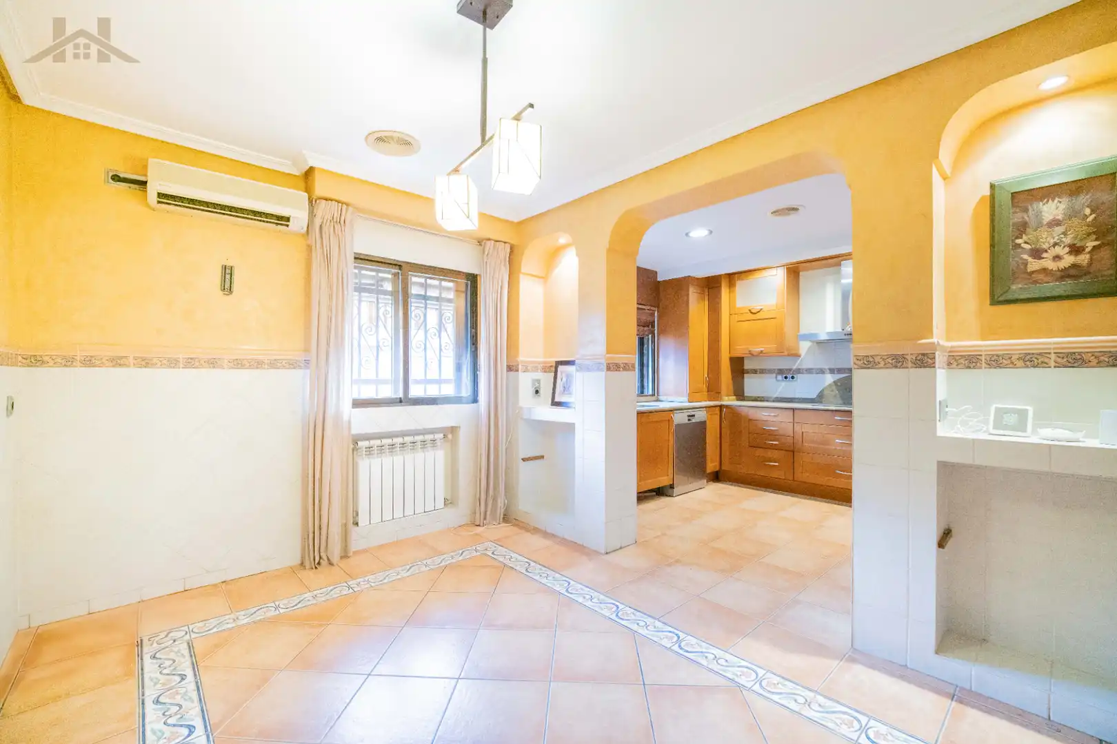 Cocina de Casa adosada en venta en Alcobendas con Aire acondicionado, Calefacción y Jardín privado