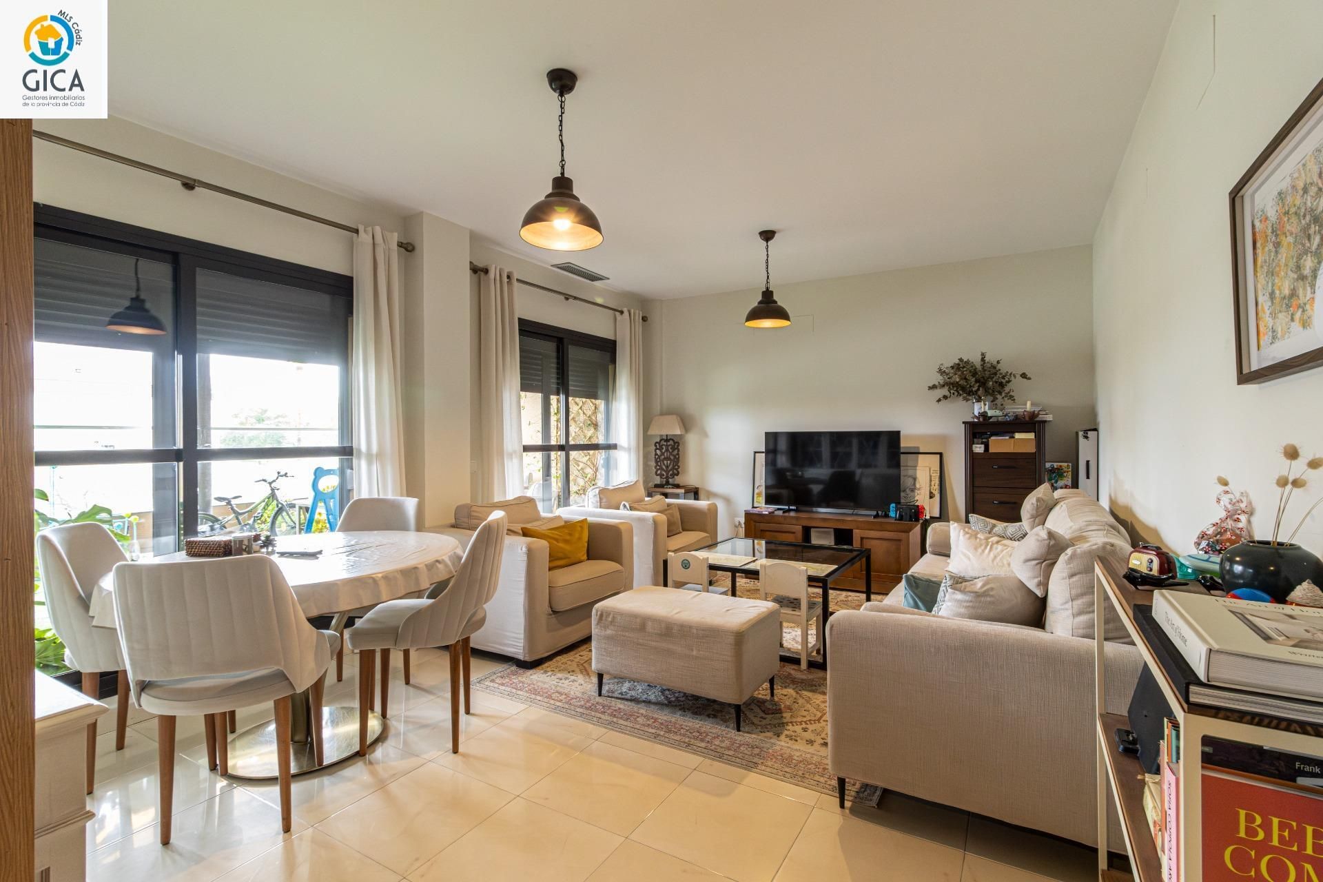 Living room of Flat for sale in Jerez de la Frontera  with Air Conditioner, Terrace and Storage room