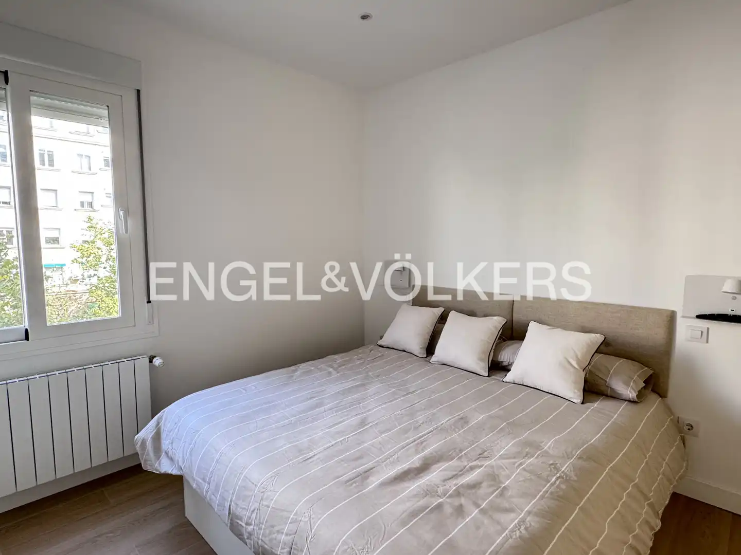 Bedroom of Flat for rent in Madrid  with Air Conditioner, Heating and Furnished