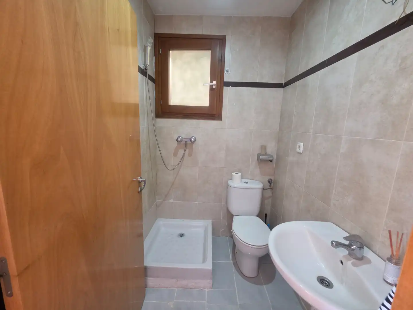 Bathroom of Flat for sale in Manlleu, Barcelona