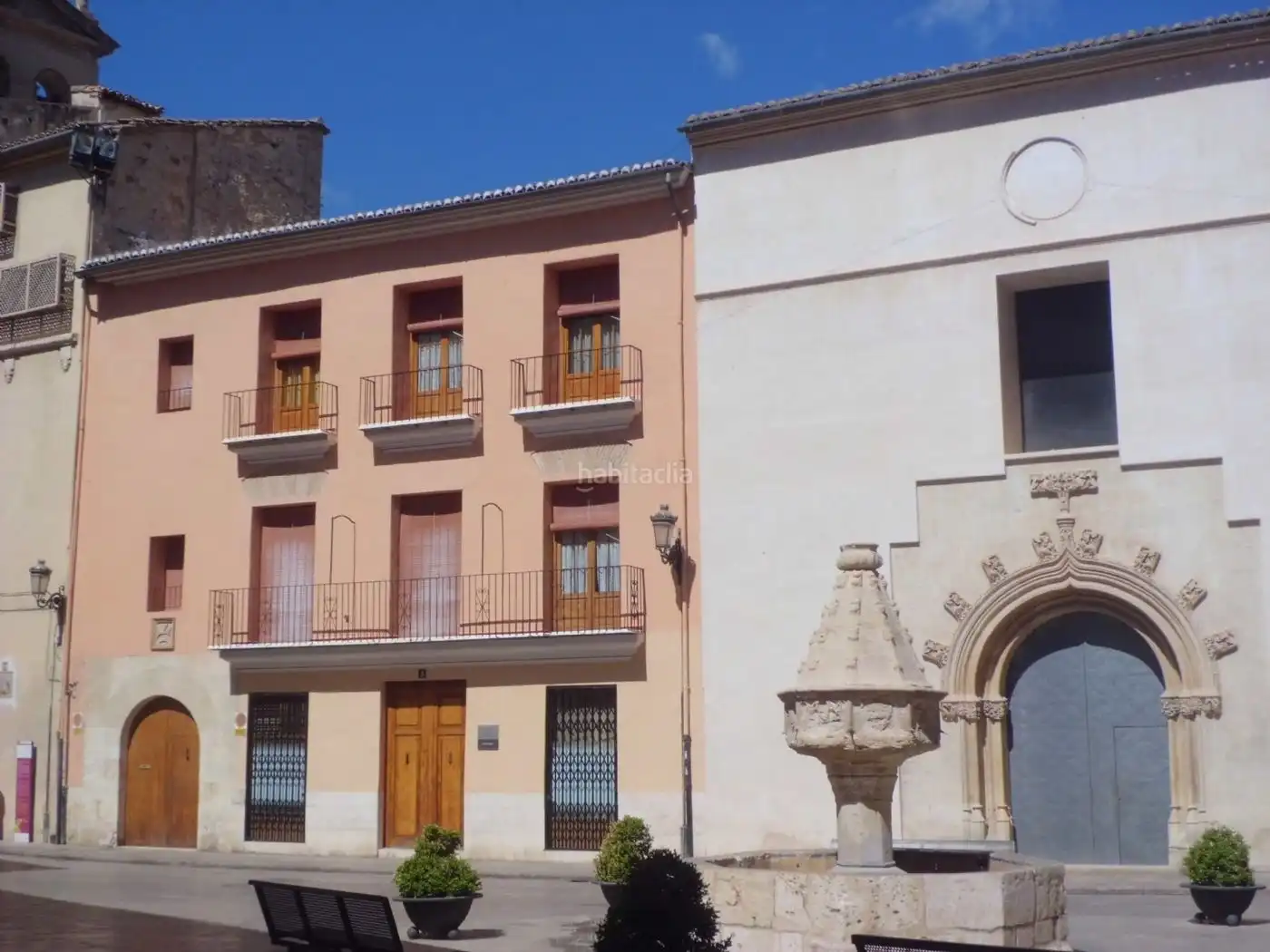 House with garden for sale in Plaça de la Trinitat 8