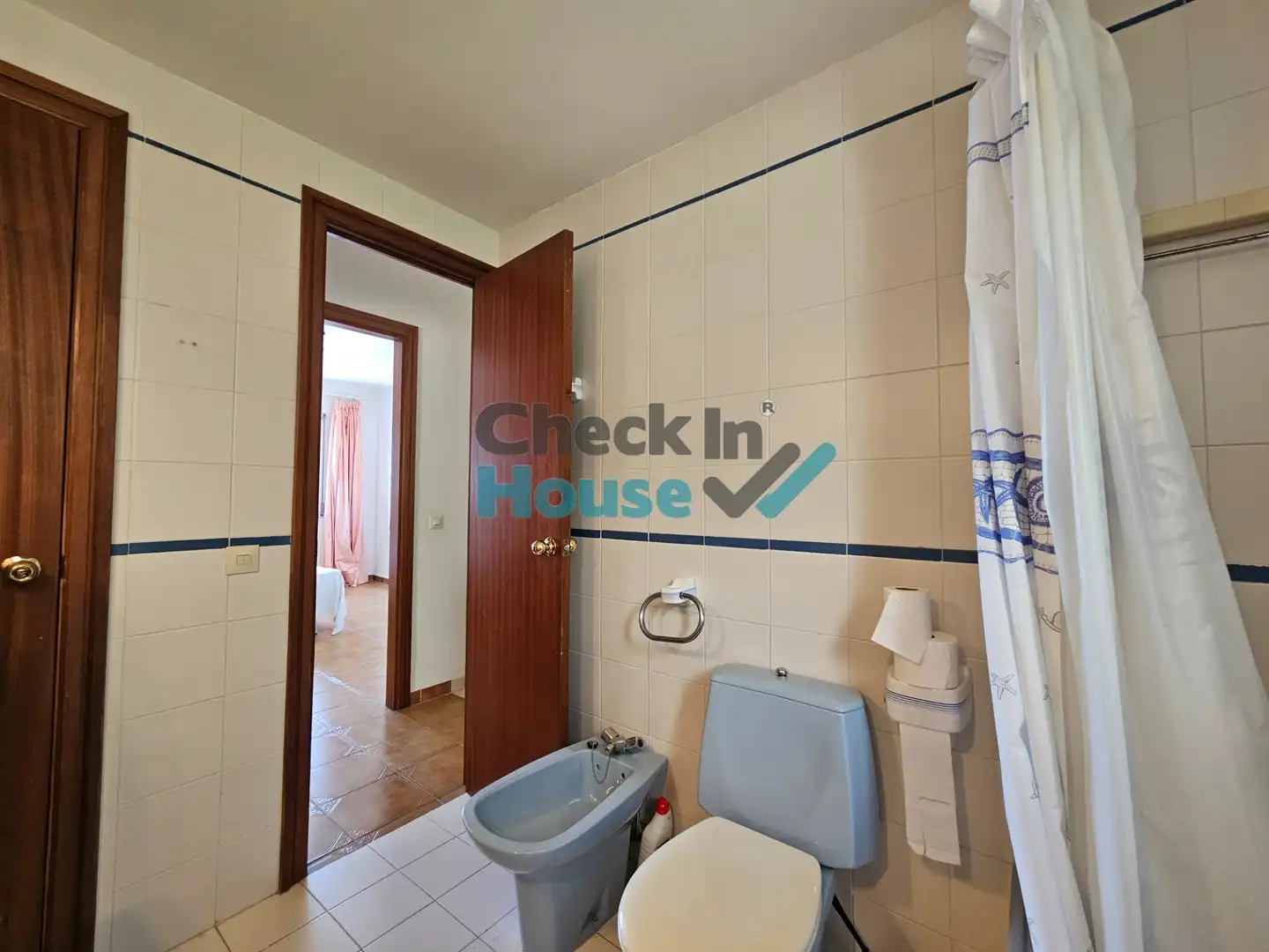 Baño de Casa adosada en venta en Sant Feliu de Guíxols con Calefacción, Terraza y Balcón