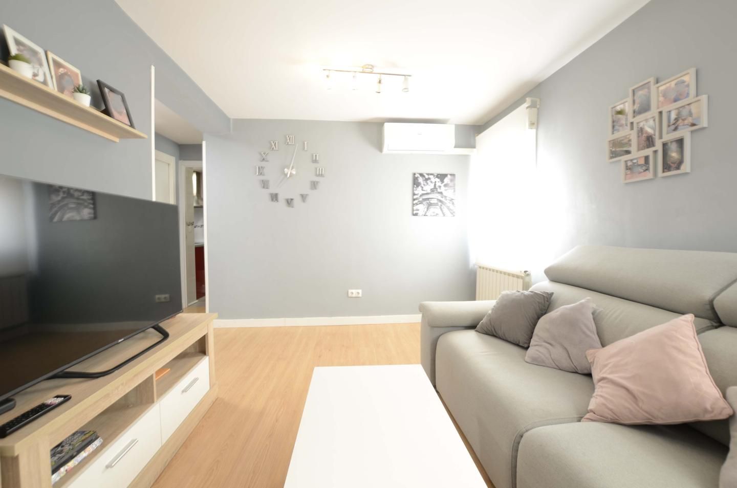 Living room of Flat for sale in  Madrid Capital  with Air Conditioner and Heating