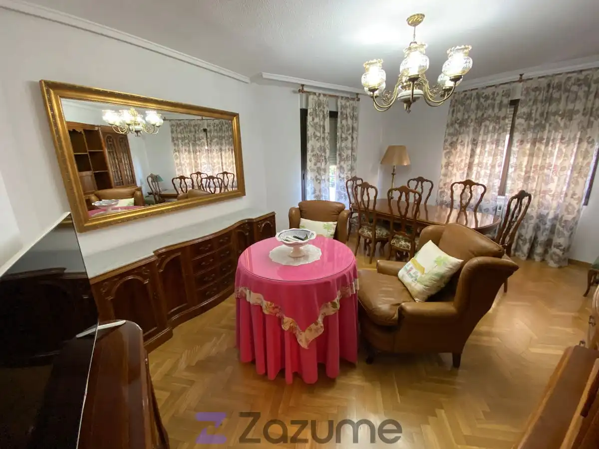 Dining room of Flat for rent in Salamanca  with Heating, Parquet flooring and Furnished