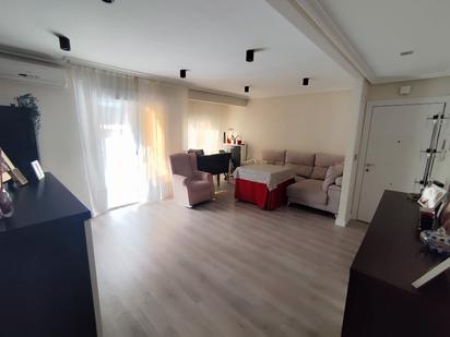 Living room of Flat for sale in Linares  with Air Conditioner, Parquet flooring and Balcony