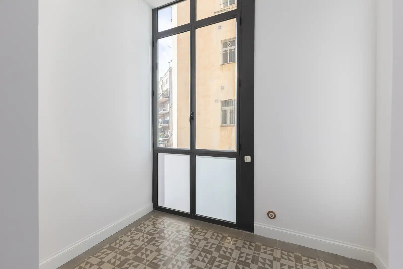 Schlafzimmer von Wohnung zum Verkauf in Barcelona mit Klimaanlage, Heizung und Balkon