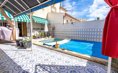 Piscina de Casa o xalet en venda en Torrevieja amb Aire condicionat, Calefacció i Jardí privat