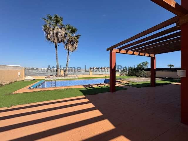 Casa-chalet en Venta en la maresia en Caleta de Fuste