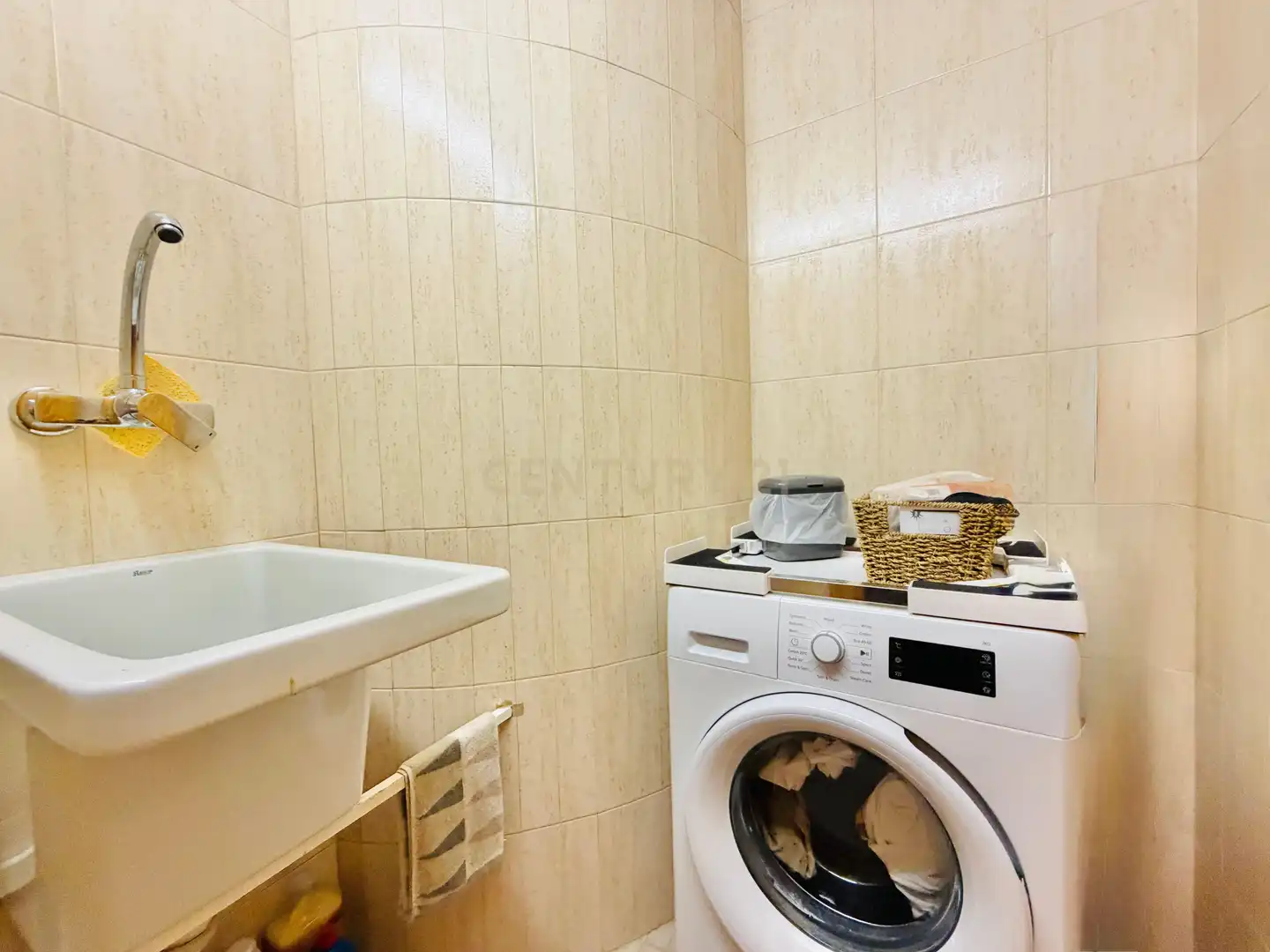Bany de Casa o xalet en venda en Adra amb Aire condicionat, Traster i Piscina