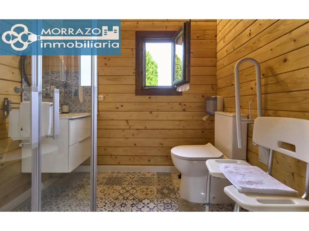 Bany de Casa o xalet en venda en Bueu amb Calefacció, Terrassa i Moblat