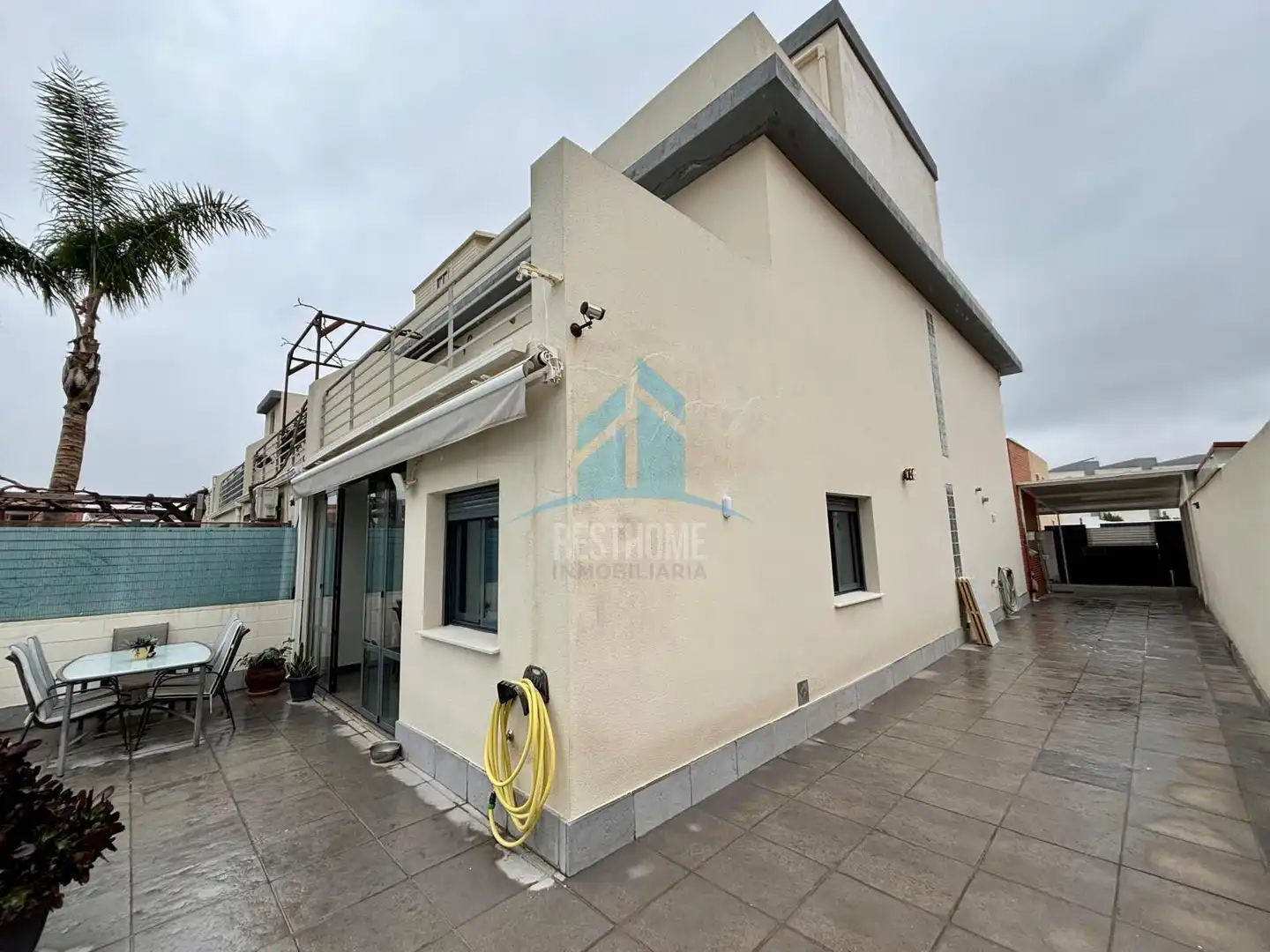 Vista exterior de Casa adosada en venda en Daimús amb Aire condicionat, Calefacció i Jardí privat