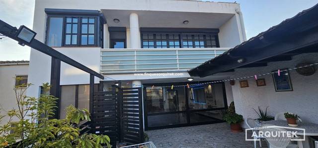 Casa-chalet en Venta en Rosselló