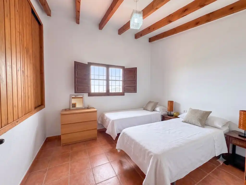 Habitación de Finca rústica en venta en Almáchar con Jardín privado, Trastero y Piscina