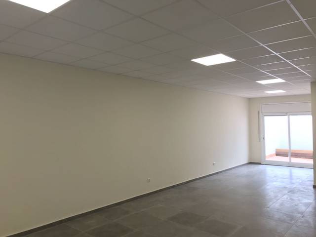 Local comercial en Alquiler en Nucli Urbà