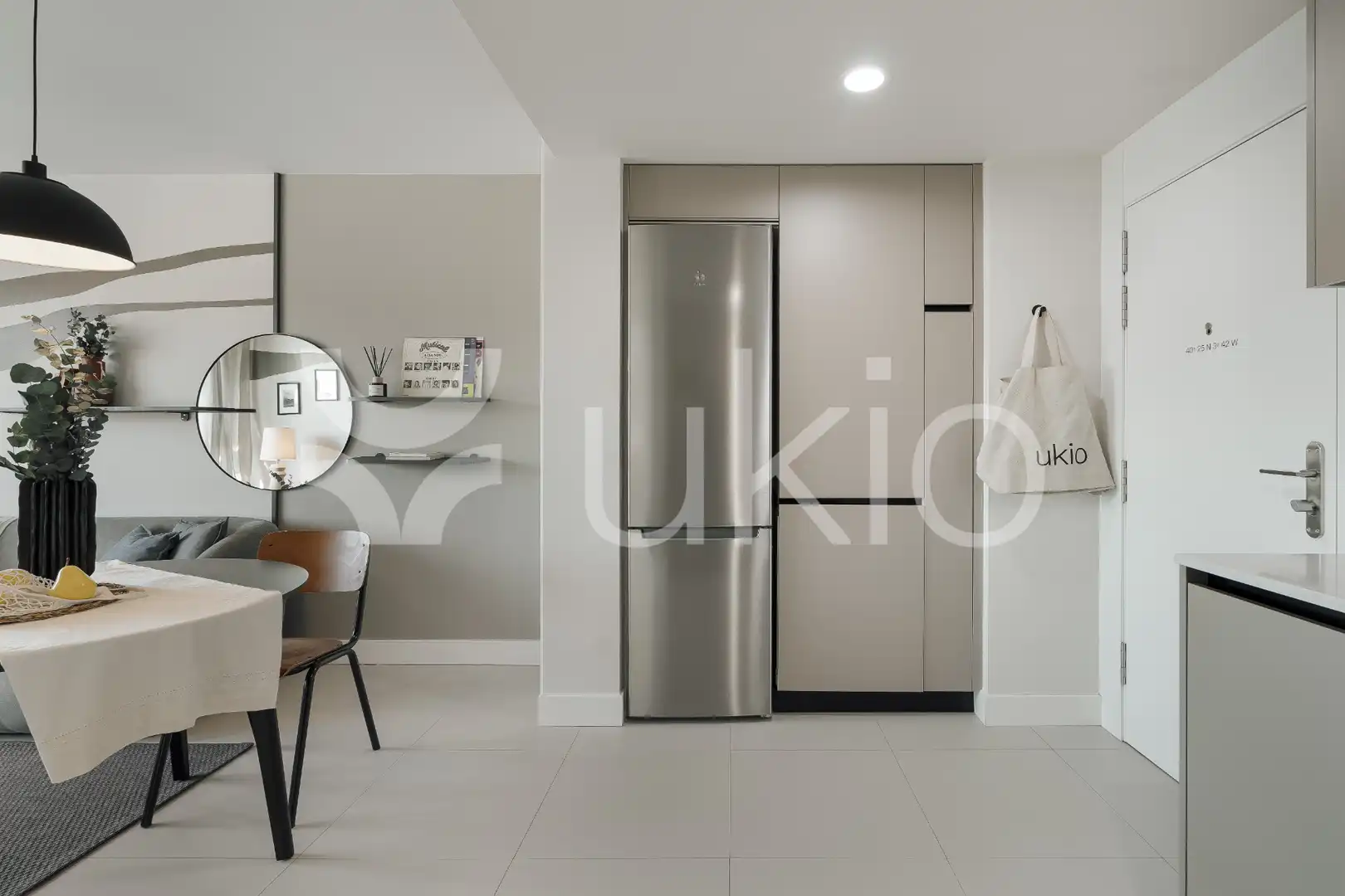 Cuina de Apartament de lloguer en Madrid amb Aire condicionat, Calefacció i Moblat
