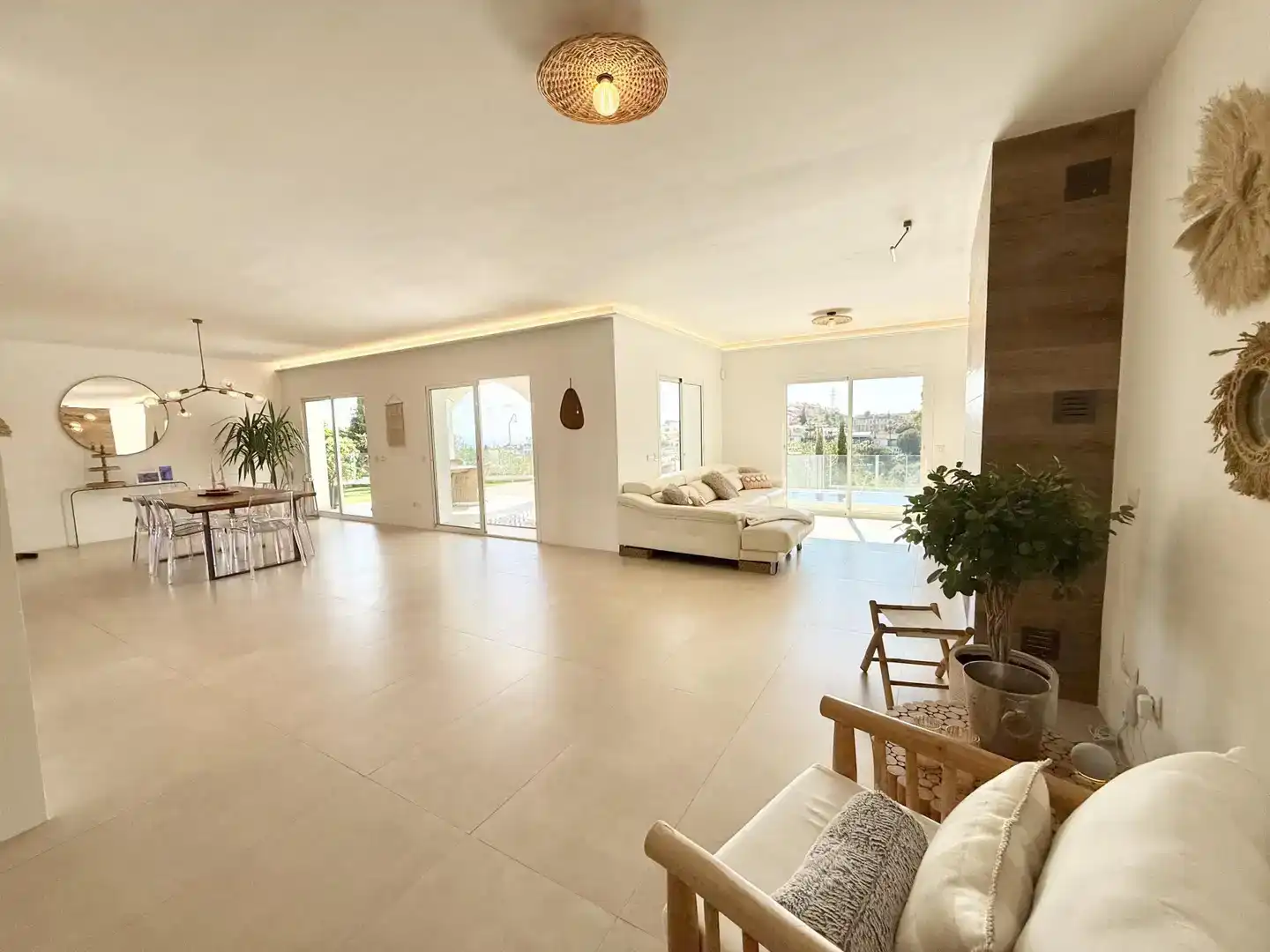 Sala d'estar de Casa o xalet en venda en Mijas amb Aire condicionat, Piscina i Balcó