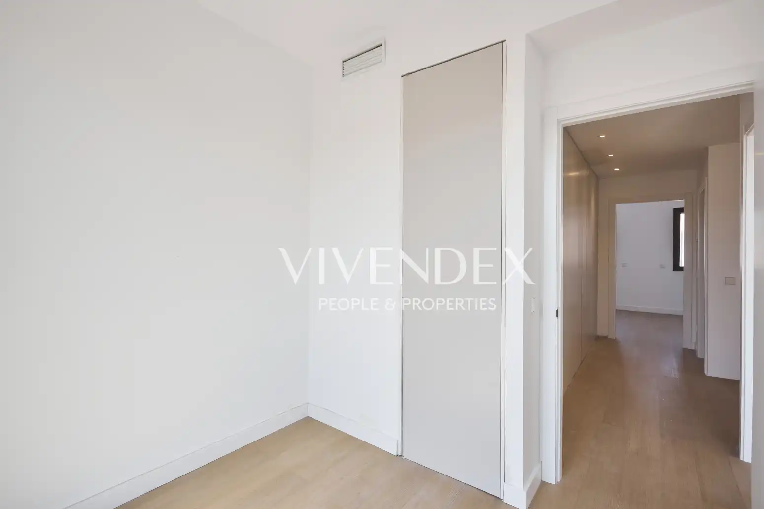 Habitación de Ático en venta en Barcelona con Calefacción y Terraza