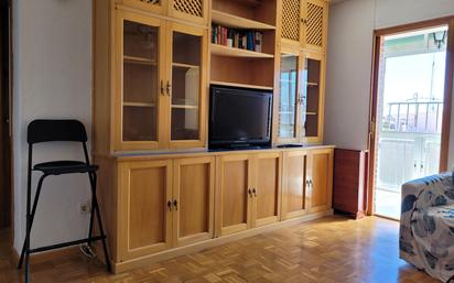 Living room of Flat to rent in  Madrid Capital  with Air Conditioner, Terrace and Balcony