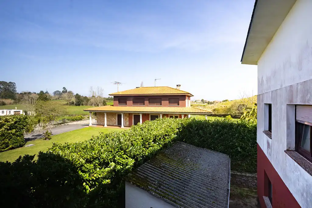 Vista exterior de Casa o xalet en venda en Colunga amb Calefacció i Moblat