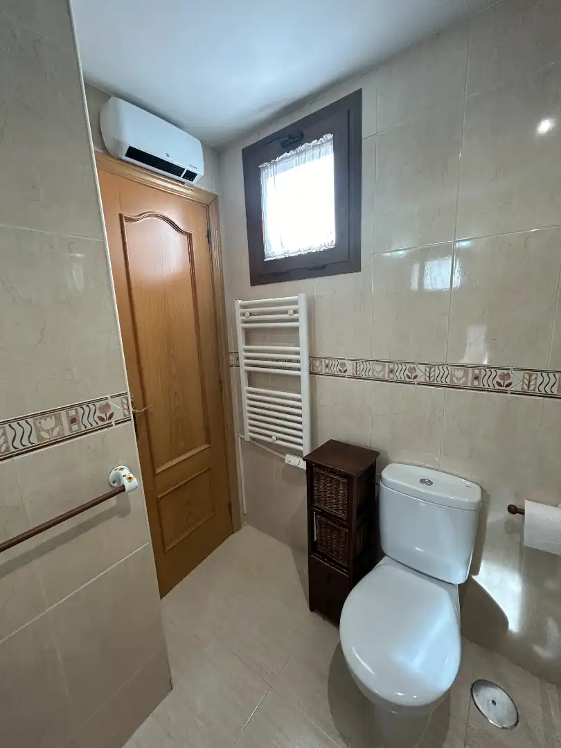 Baño de Casa o chalet de alquiler en Corpa con Aire acondicionado, Calefacción y Trastero