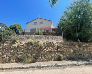 Vista exterior de Casa o xalet en venda en Valdemaqueda amb Jardí privat