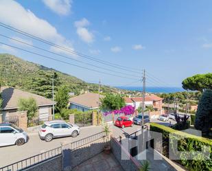 Vista exterior de Casa o xalet en venda en Teià amb Terrassa, Piscina i Balcó