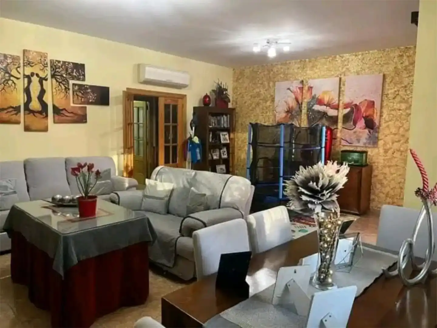 Sala d'estar de Pis en venda en Bedmar y Garcíez amb Aire condicionat, Traster i Moblat