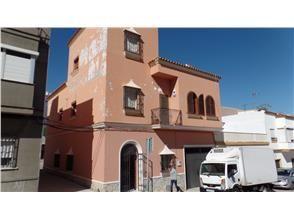 Vista exterior de Casa o xalet en venda en Algeciras amb Terrassa, Moblat i Forn