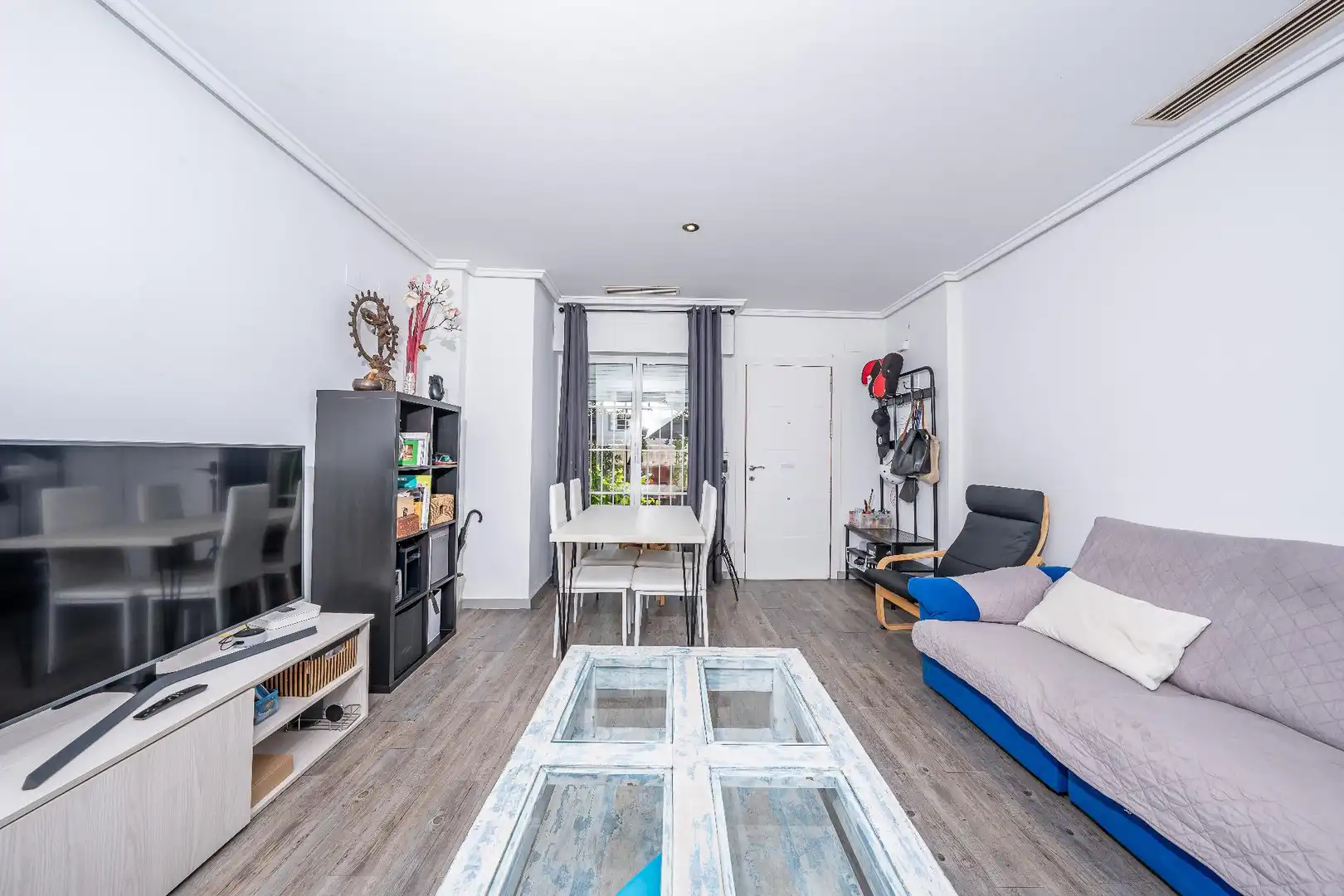 Living room of Detached homes for sale in Elche / Elx  with Air Conditioner, Private garden and Terrace