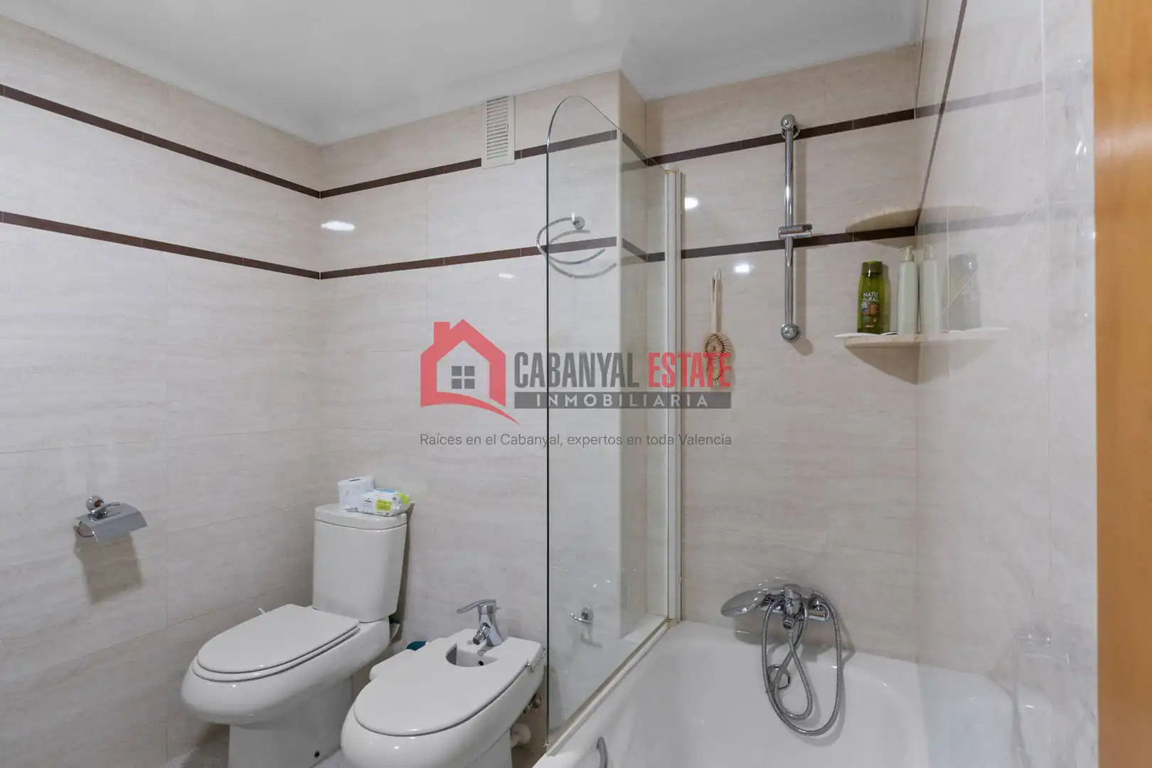 Bany de Apartament en venda en Valencia amb Aire condicionat i Balcó