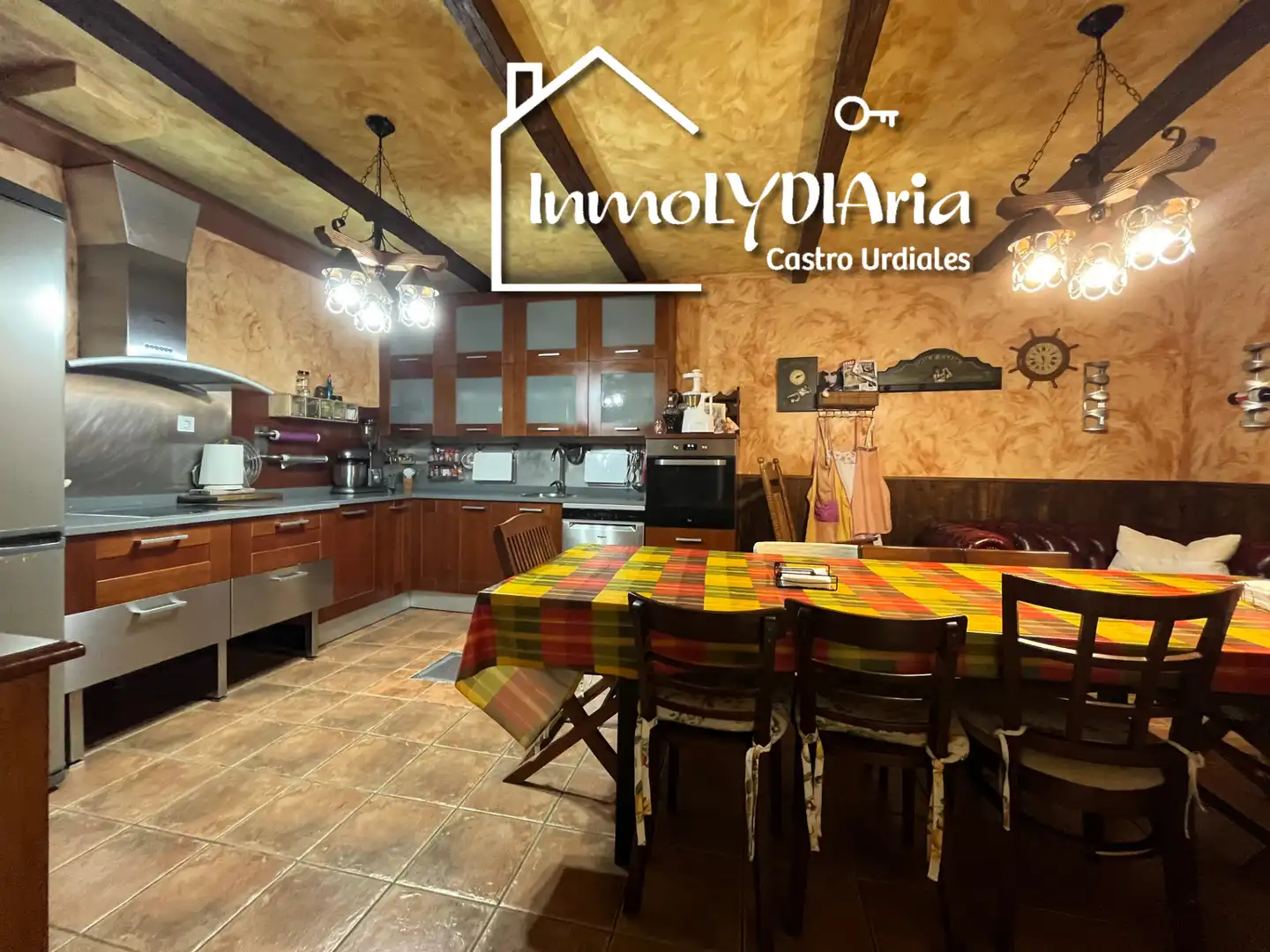 Cocina de Casa o chalet en venta en Castro-Urdiales con Calefacción, Jardín privado y Parquet