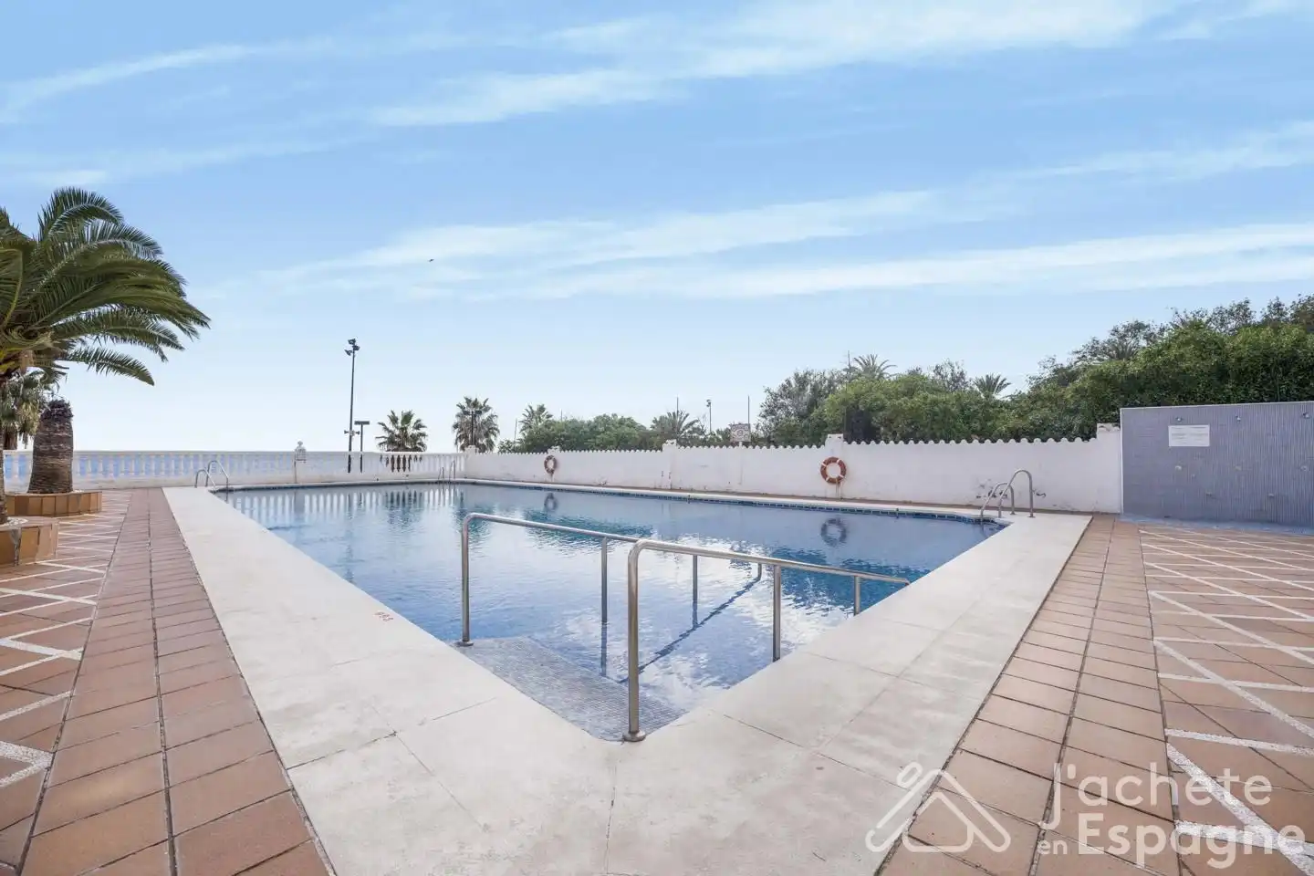 Appartement compact avec piscine à vendre à Paseo Marítimo Rey de España