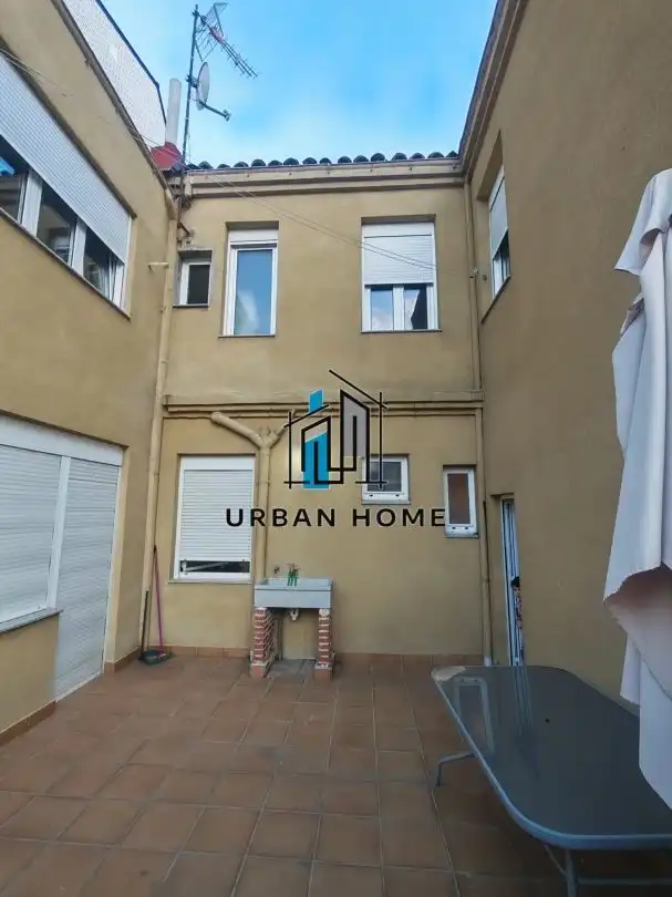 Außenansicht von Gebäude zum Verkauf in León Capital 