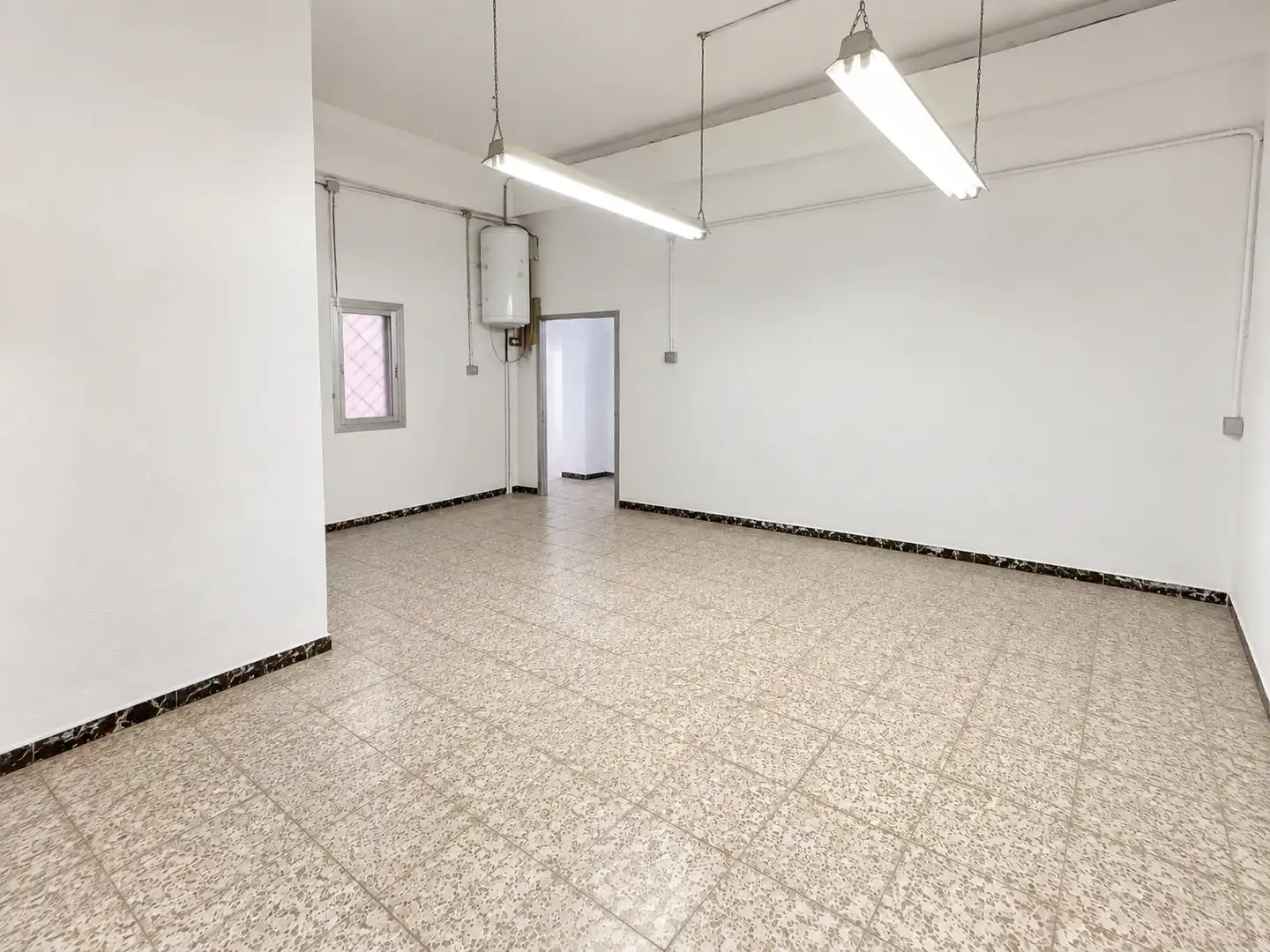 Local comercial en venda a Plaça de Pau Casals
