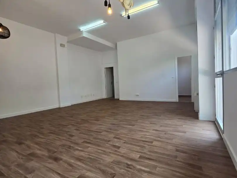 Local comercial en alquiler en Carrer de La Savina 5, imagen 2